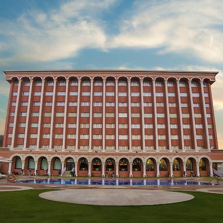 Ramoji Film City- Sitara Luxury Hotel Pedda Ambarpet Kültér fotó