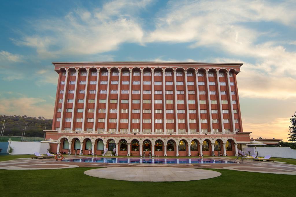 Ramoji Film City- Sitara Luxury Hotel Pedda Ambarpet Kültér fotó