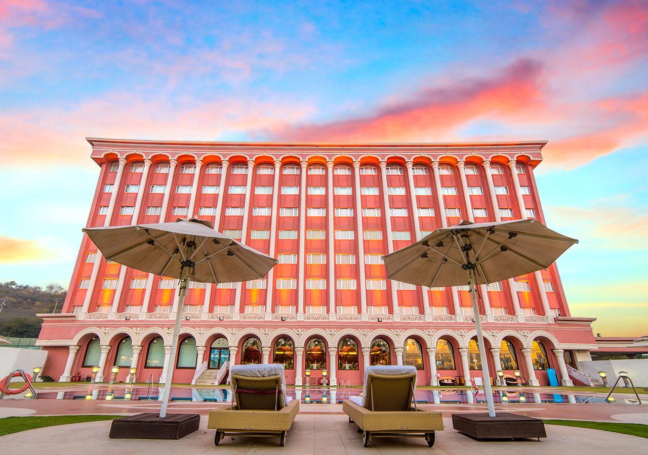 Ramoji Film City- Sitara Luxury Hotel Pedda Ambarpet Kültér fotó