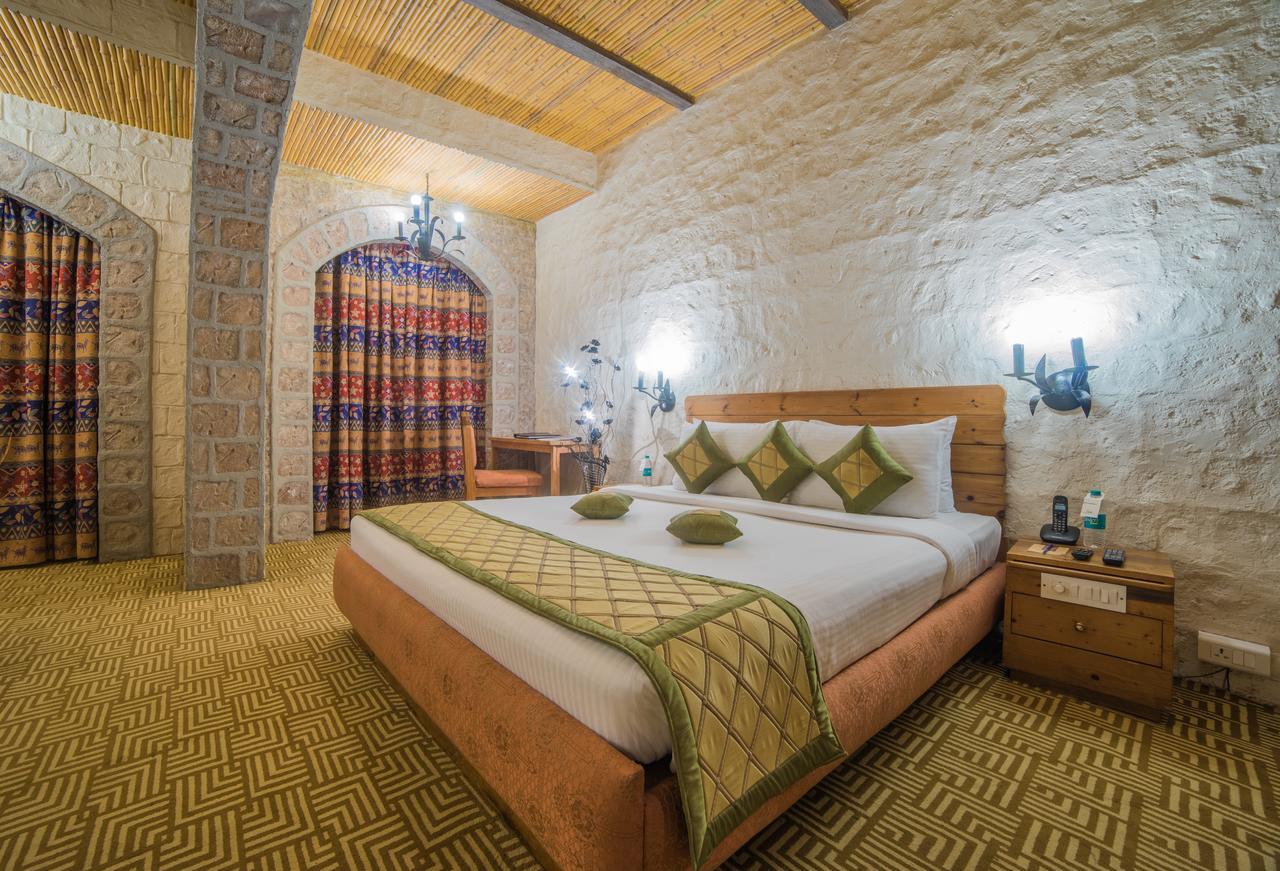 Ramoji Film City- Sitara Luxury Hotel Pedda Ambarpet Kültér fotó